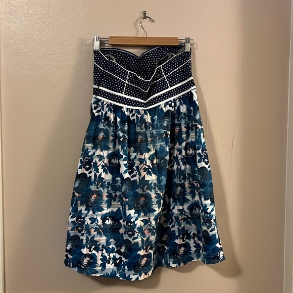Urban Outfitters Kimchi Blue Floral Print Strapless Pocketed White Blue Dress 4 - Picture 7 of 14
